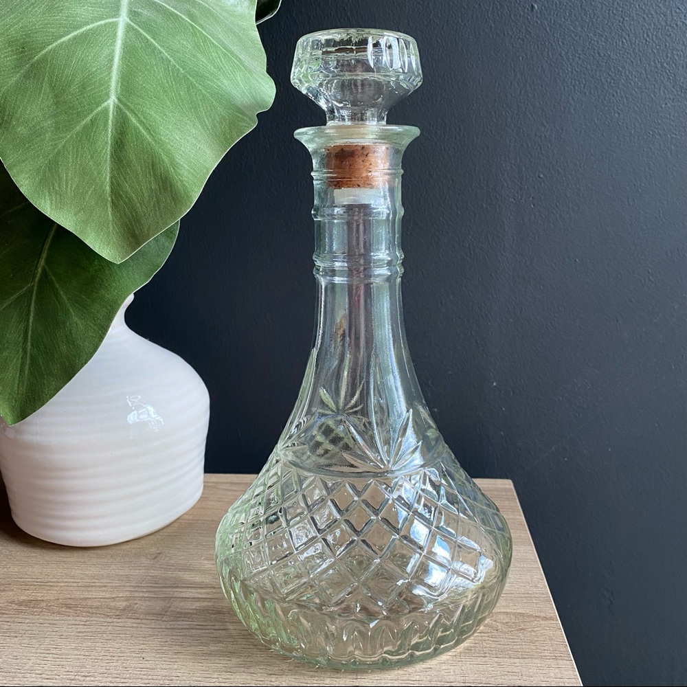 Vintage Decanter with STopper